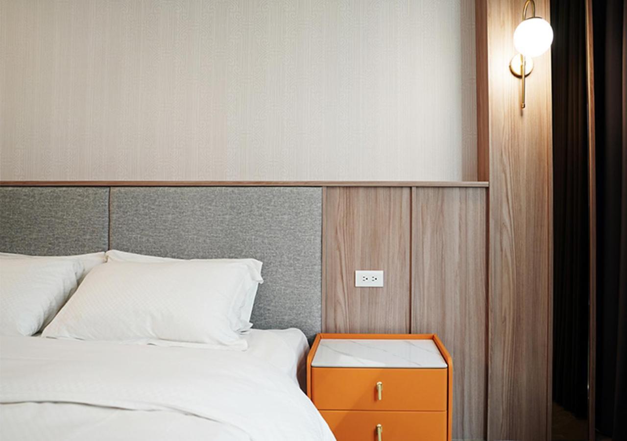 The Riverside Hotel & Motel Kaohsiung Exterior photo