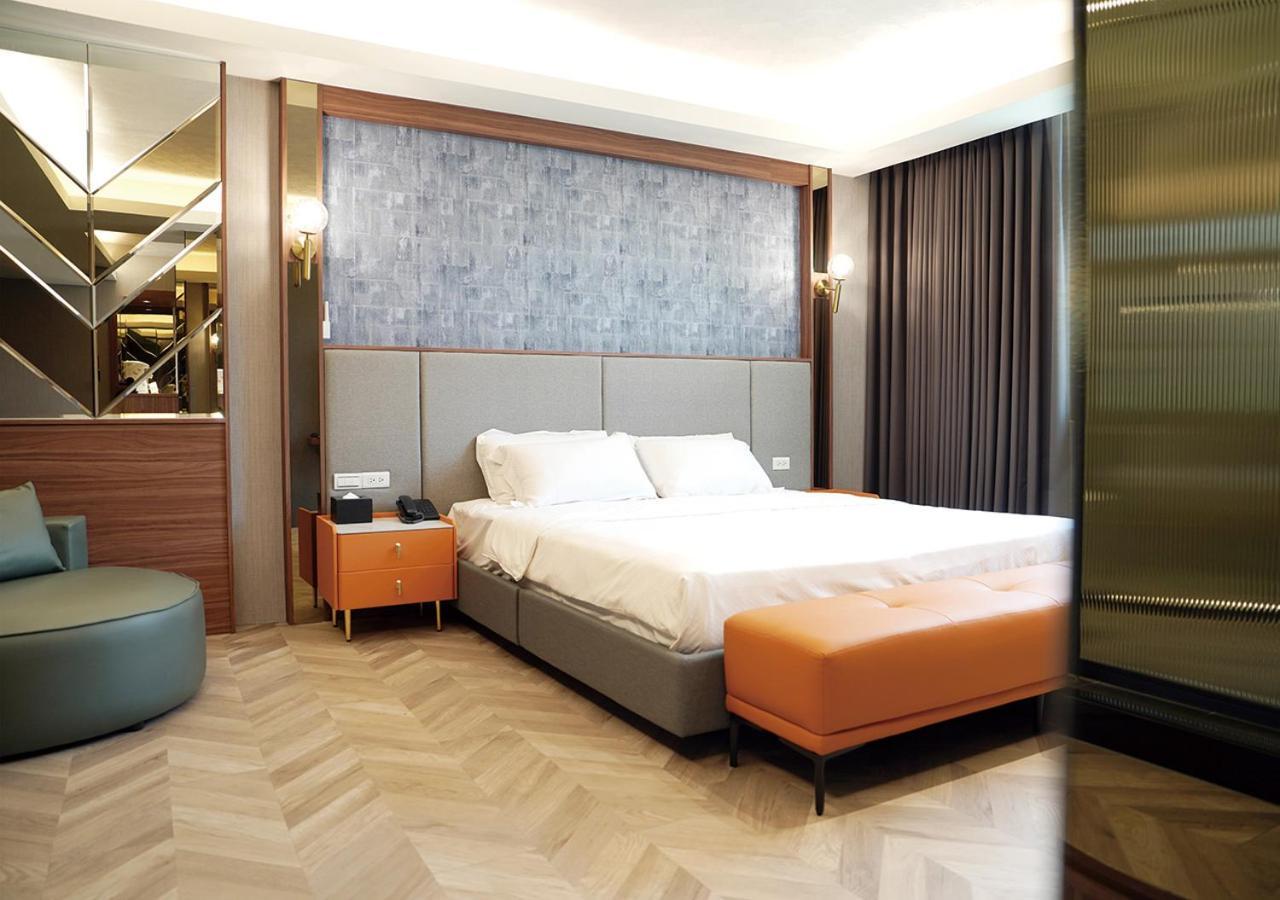 The Riverside Hotel & Motel Kaohsiung Exterior photo